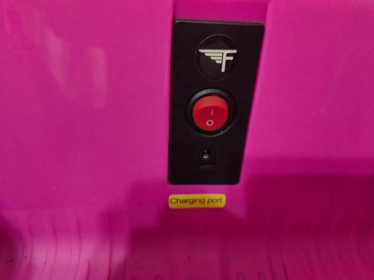 Flybar Racer 6V Bumper Car ( Pink) - Image 3