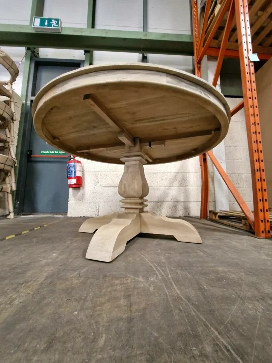 Round Dining table (solid mahogany) - Image 2