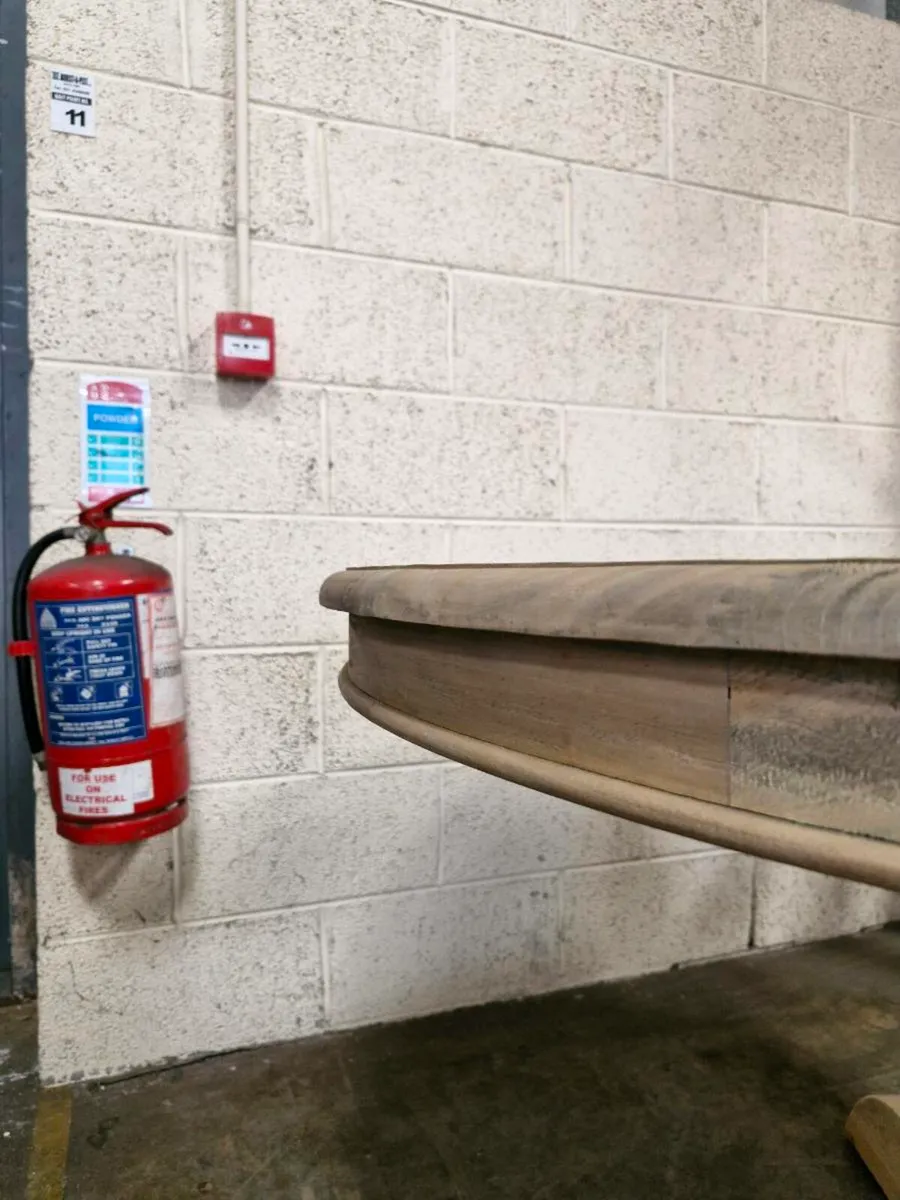 Round Dining table (solid mahogany) - Image 4