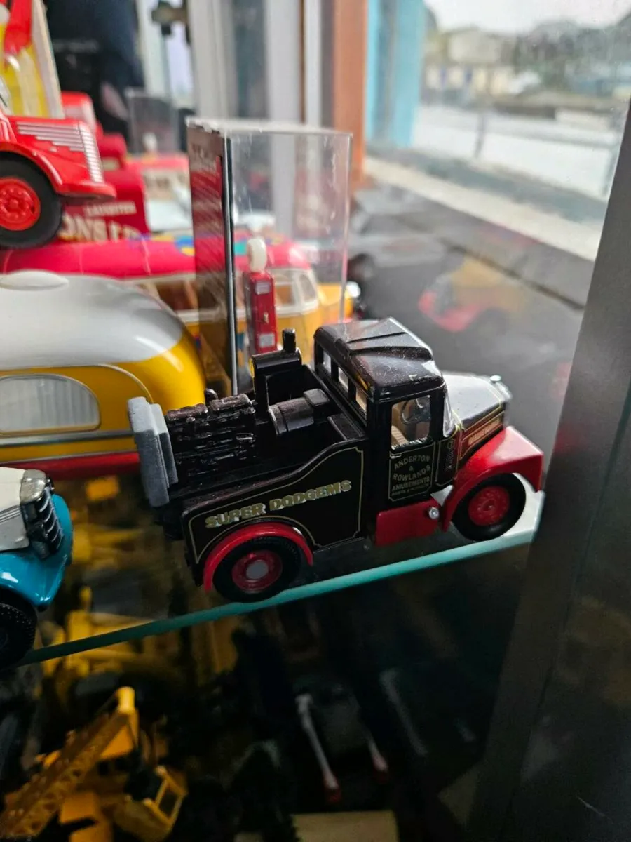 Corgi Circus Fair Ground Showmans Range Truck 1.50