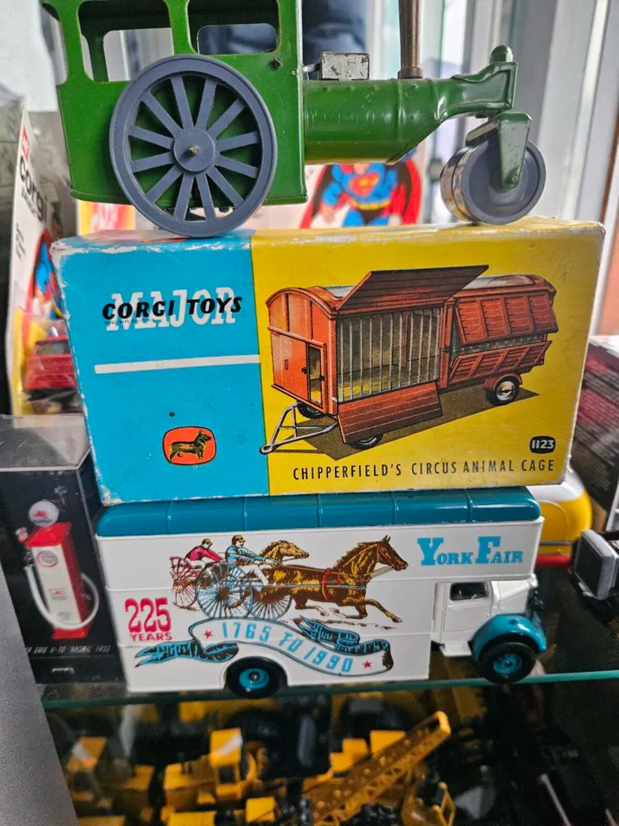 Corgi Chipperfields Circus Trailer 1.50