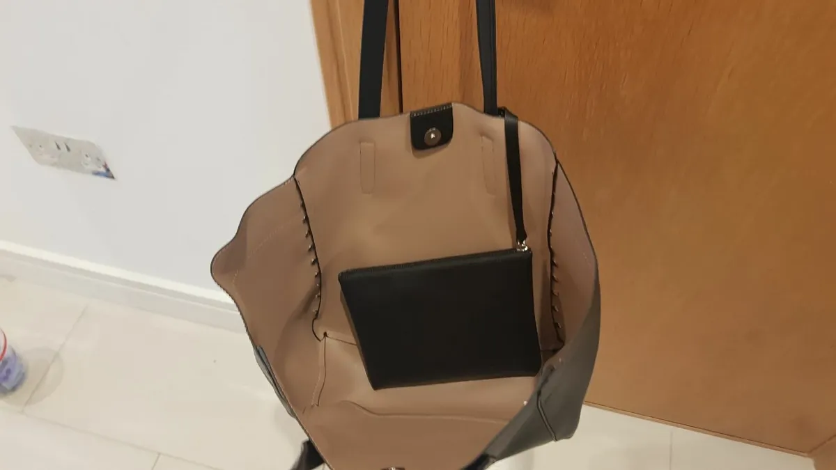 Handbag- BRAND NEW - Image 4