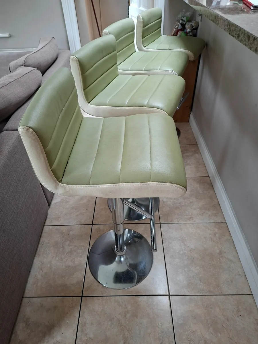 4 Swivel Bar Stools - Image 1