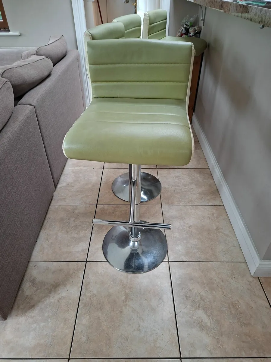 4 Swivel Bar Stools - Image 2