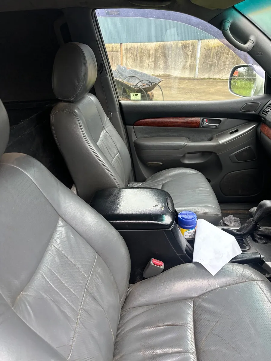 Toyota Land Cruiser - Image 2