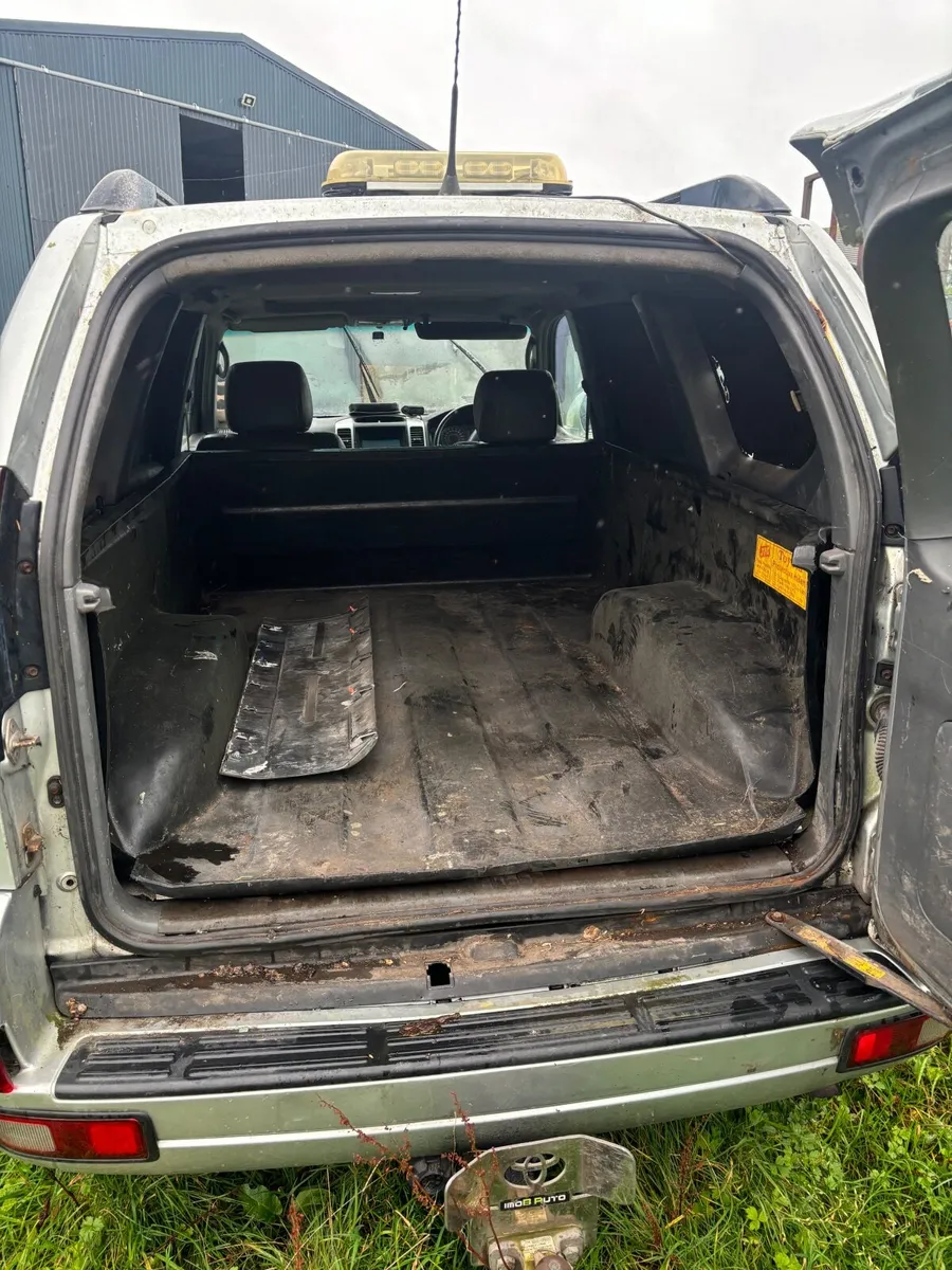 Toyota Land Cruiser - Image 3