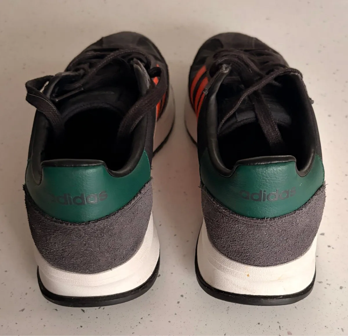 Adidas UK8 Trainers Black - Image 2