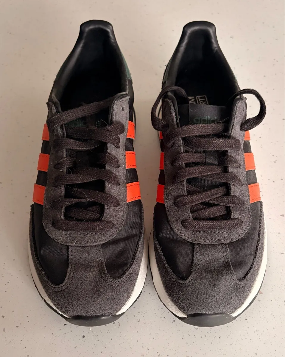 Adidas UK8 Trainers Black - Image 3