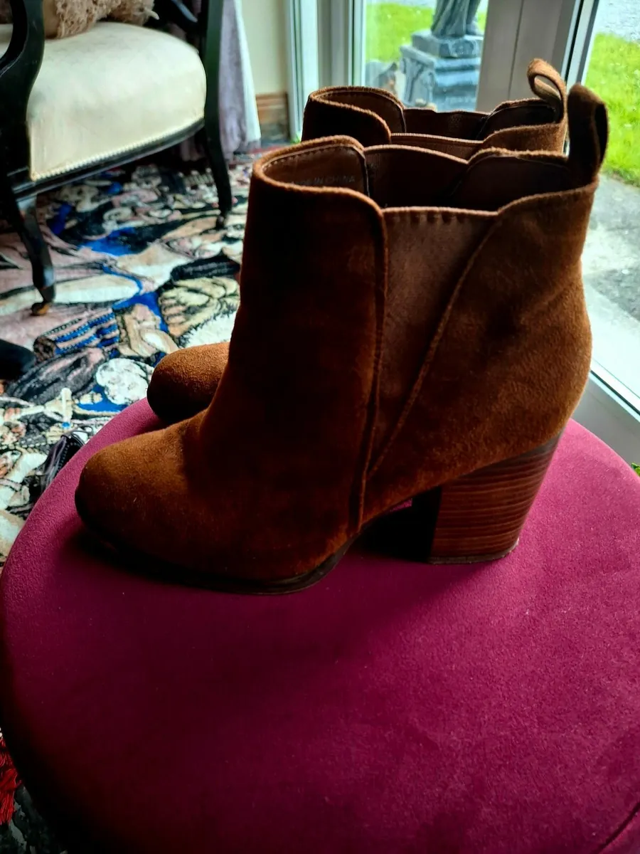 Trendy Chunky Heel Ankle Boots. - Image 1