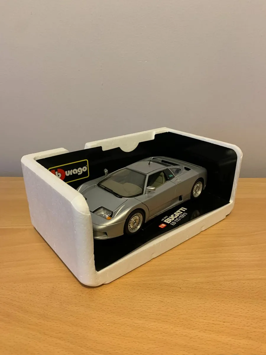 1991 Bugatti EB110 1/18 Burago Model Car - Image 2