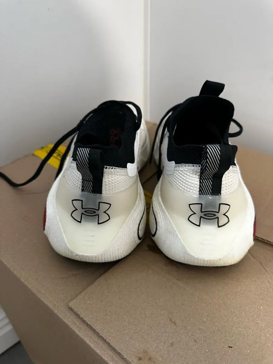 sport shoes - Image 1