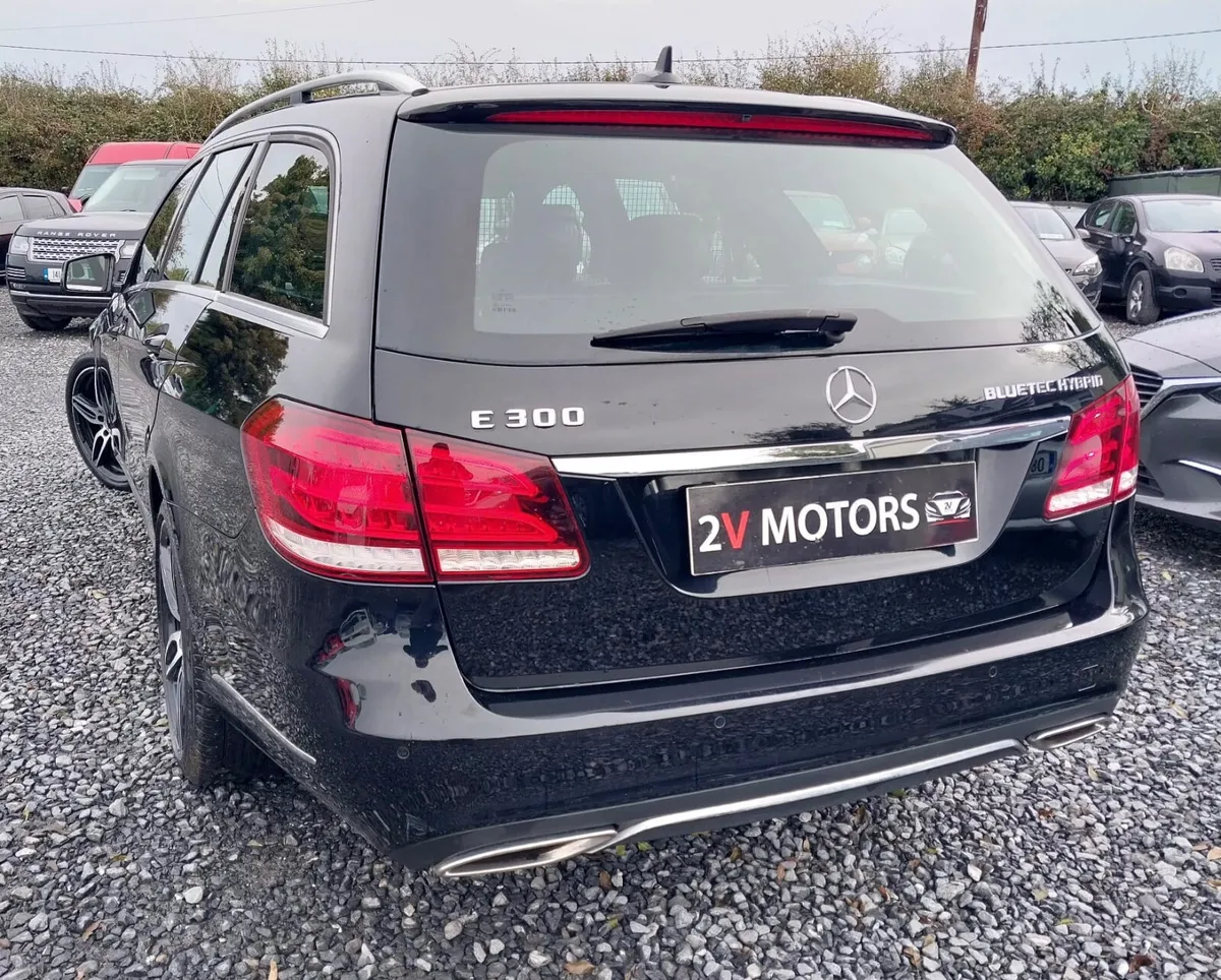 🔵 Mercedes  E-Class E300 BLUETEC HYBRID AUTO - Image 4