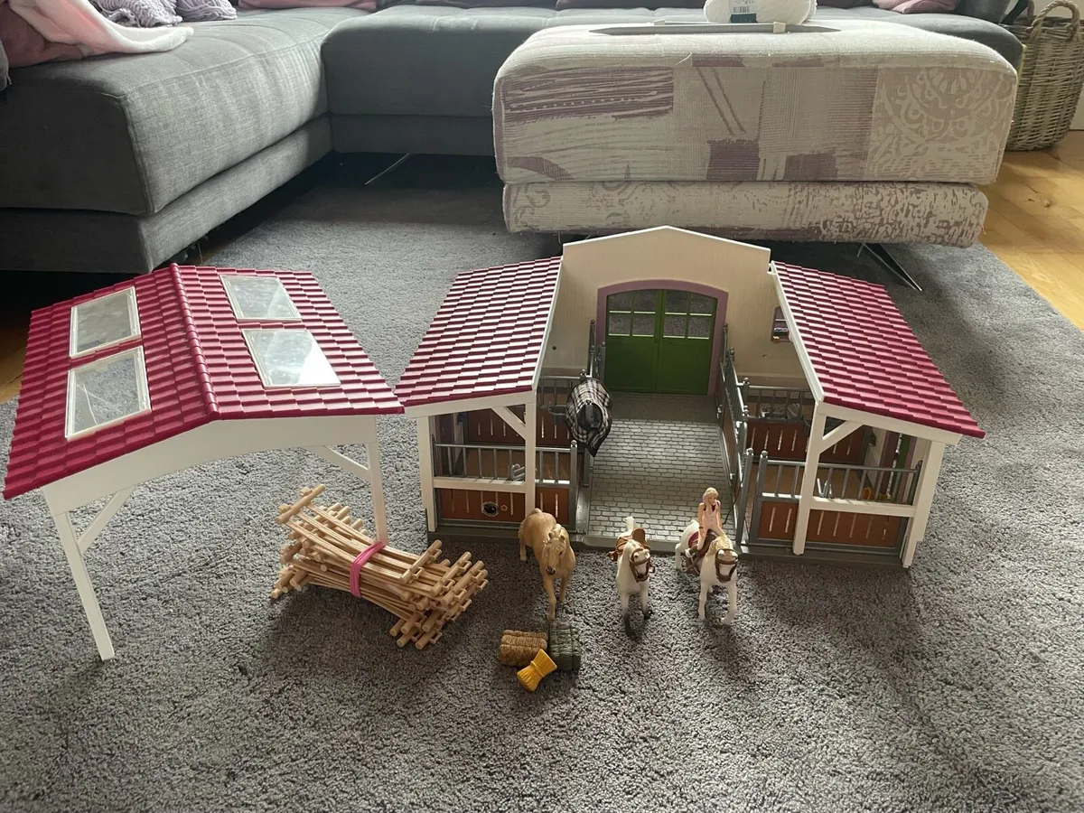 Schliech stables - Image 2