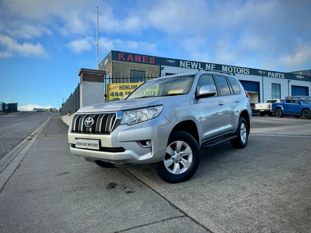 2021 Toyota Land Cruiser LWB!! ONLY 36KM!!! - Image 2