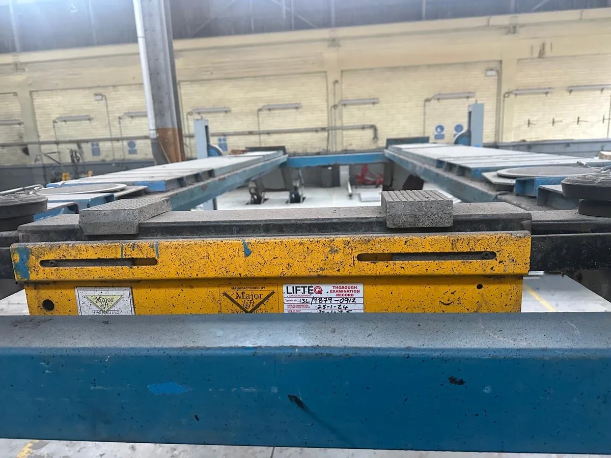 RAV 4 POSTER LIFT - Image 4