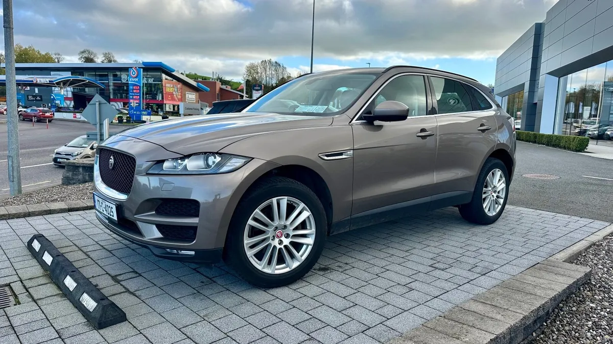 Jaguar F-Pace 2017 2.0D AWD Prestige Auto - Image 1