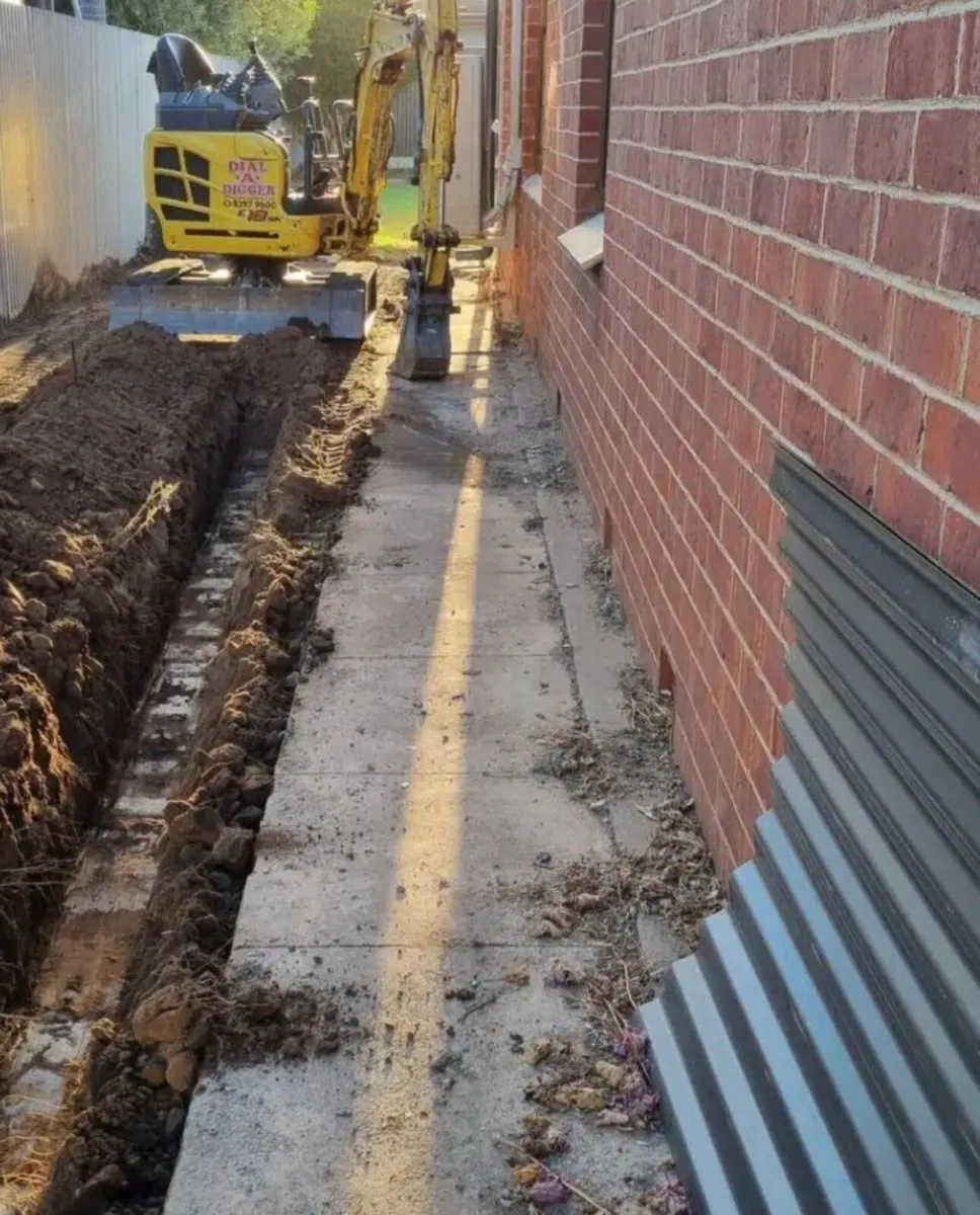 Digger hire micro digger and driver - Image 4