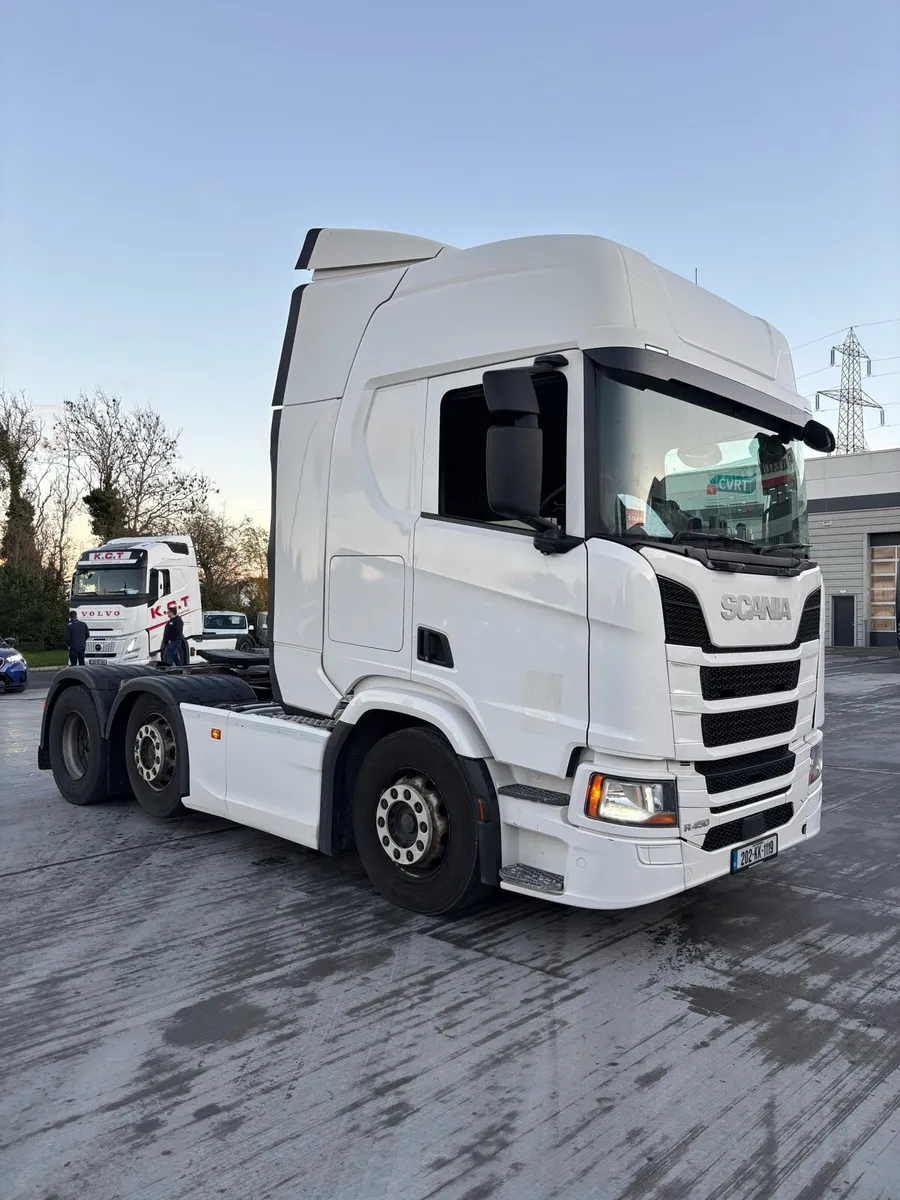 1 of each remaining Scania  &  Volvo Tractor units - Image 3