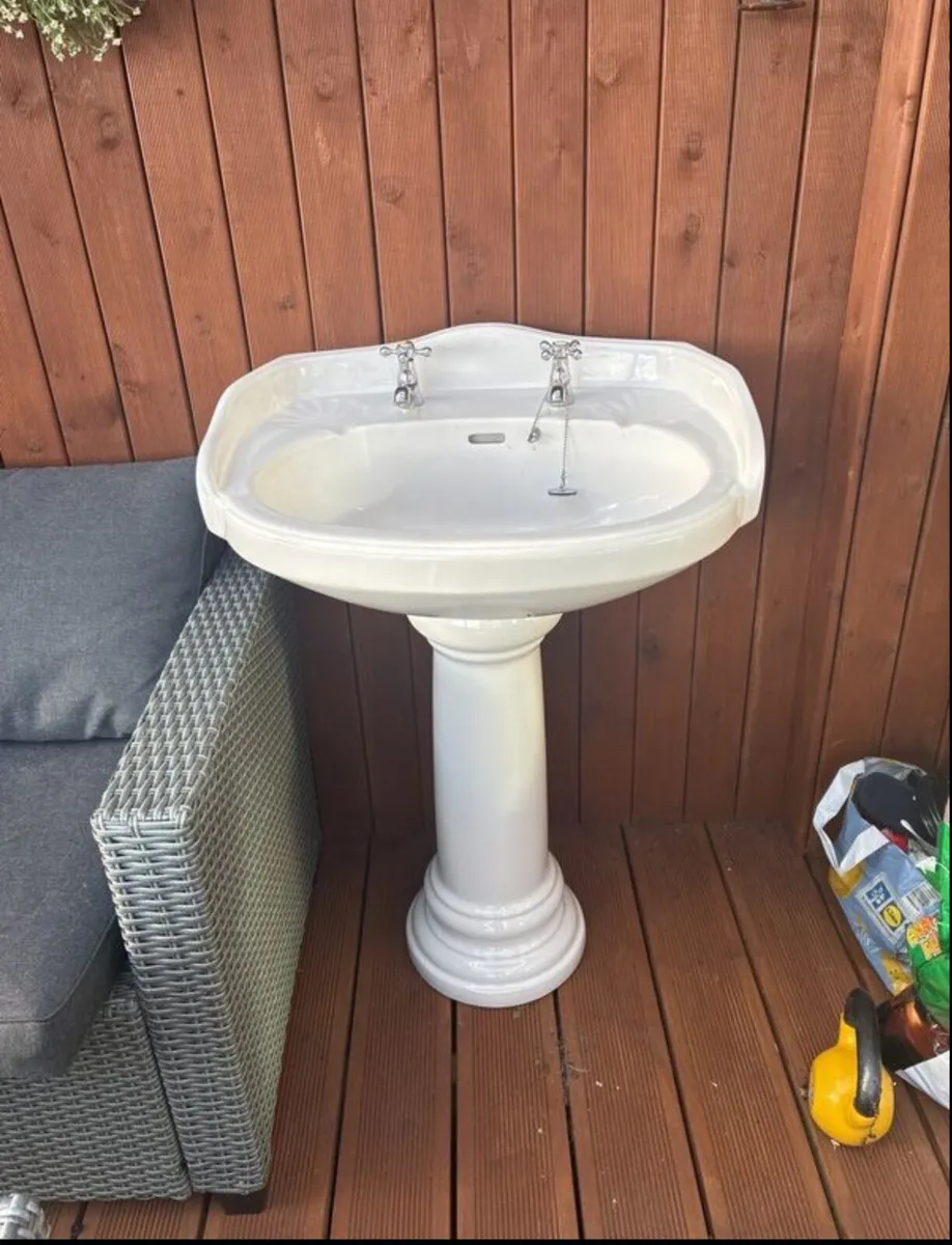 Sink and Pedestal - Image 1