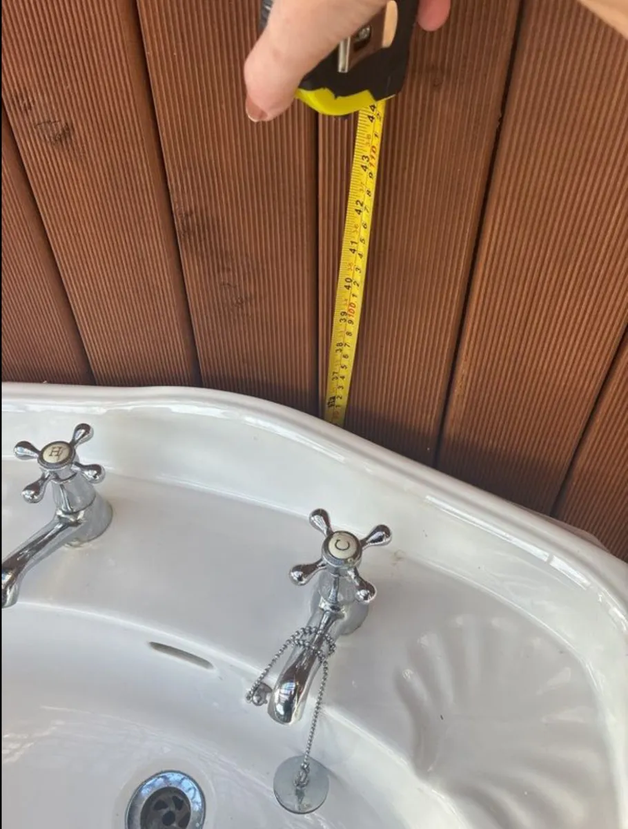 Sink and Pedestal - Image 2