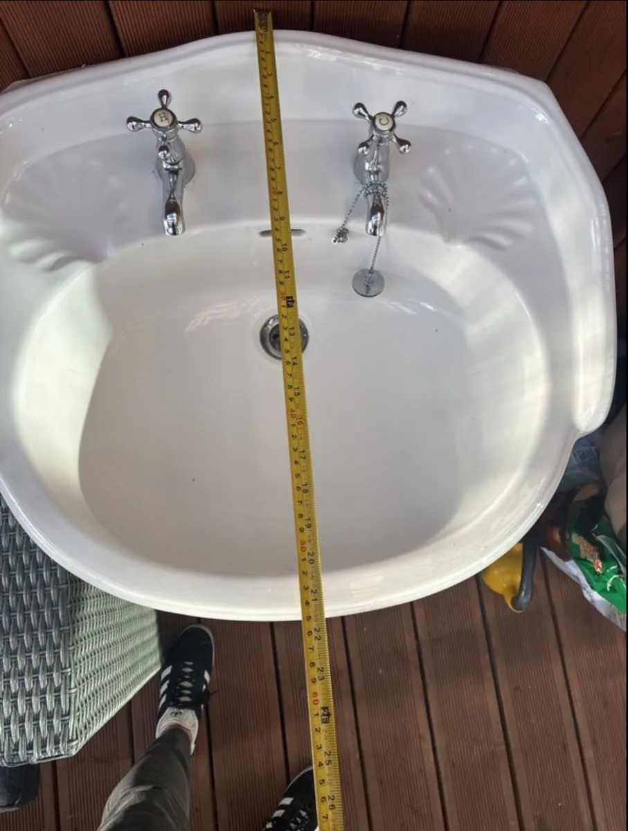 Sink and Pedestal - Image 3