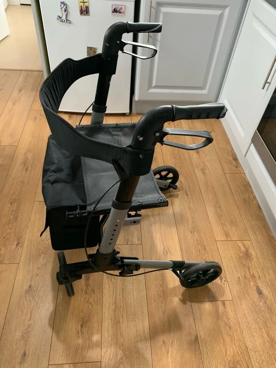 Rotater walking aid - Image 2