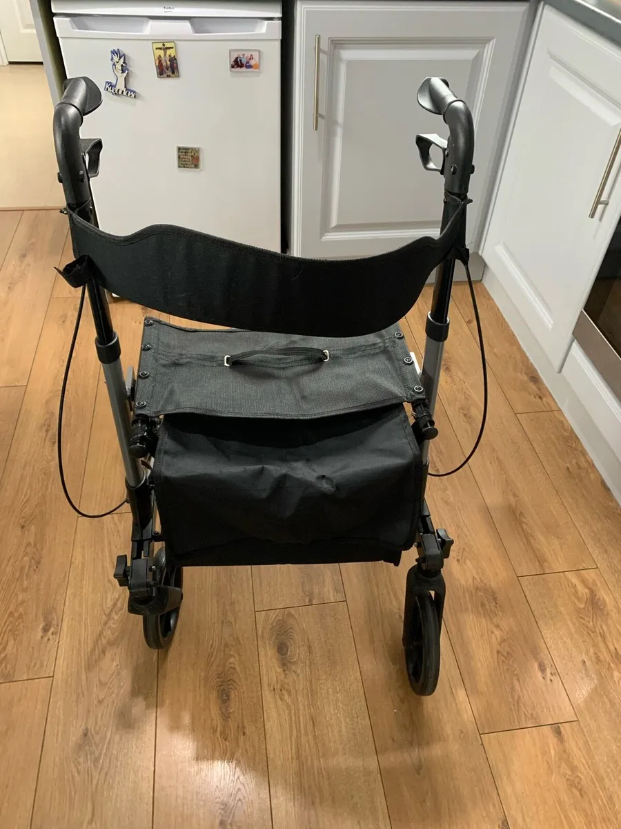 Rotater walking aid - Image 3