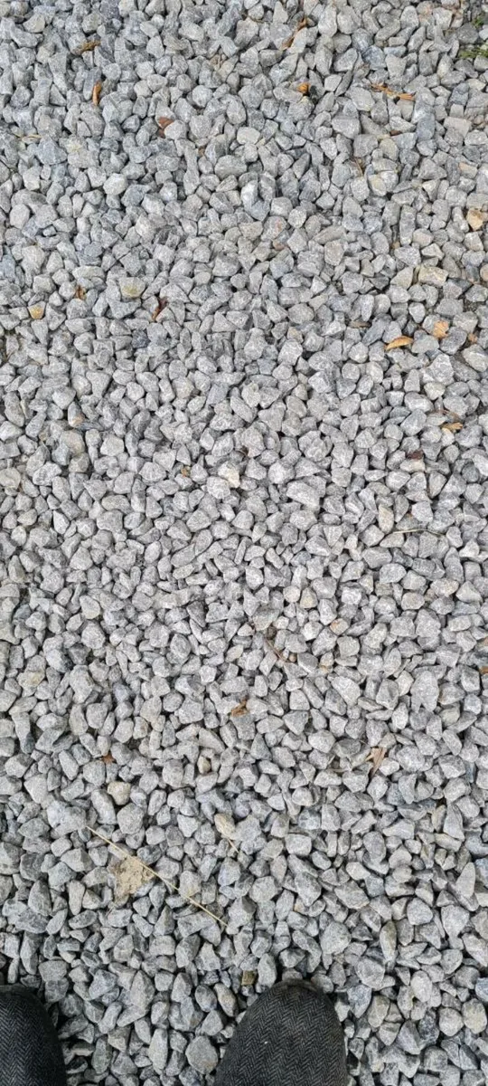 804 stone,sand gravel etc - Image 2