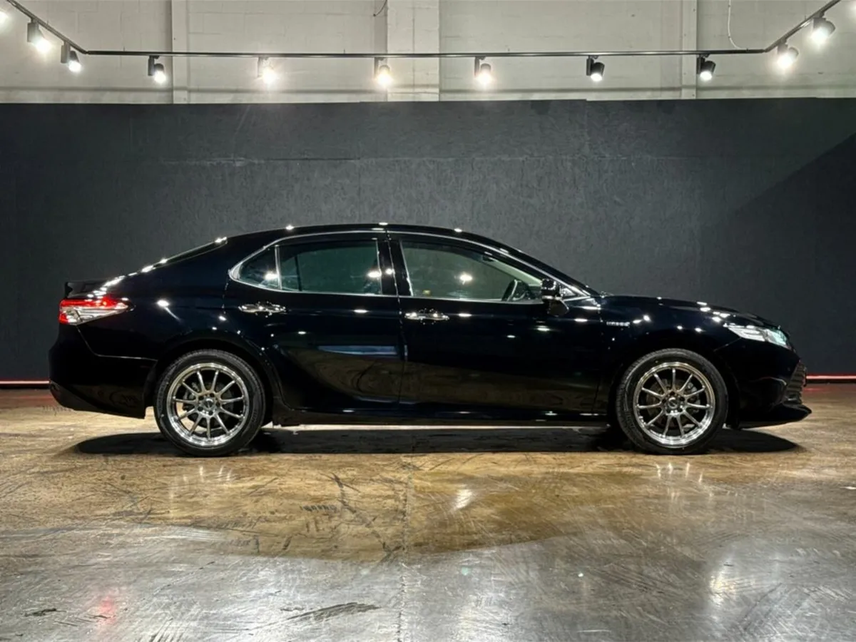 Toyota Camry 2.5 HYBRID - UPGRADED ALLOYS - ELECTR - Image 3