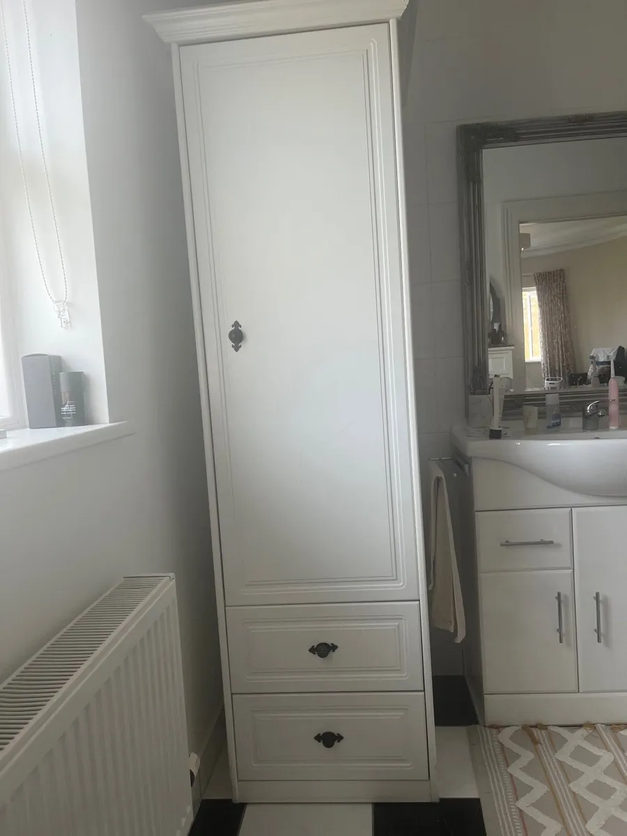 Bedroom cupboard - Image 2