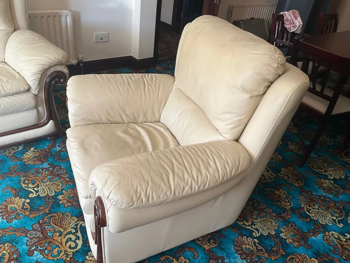 Luxurious Leather cream sofa, single & double seat - Image 3