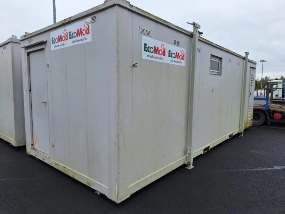 Approx 24 x 10 Shower Block Container For Auction - Image 1