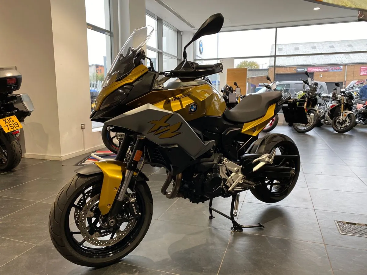 2020 BMW F900XR with Extras! - Image 4