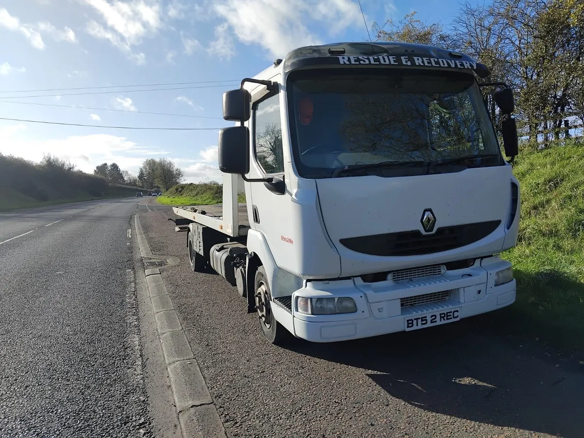 Renault Recovery Truck - Image 1