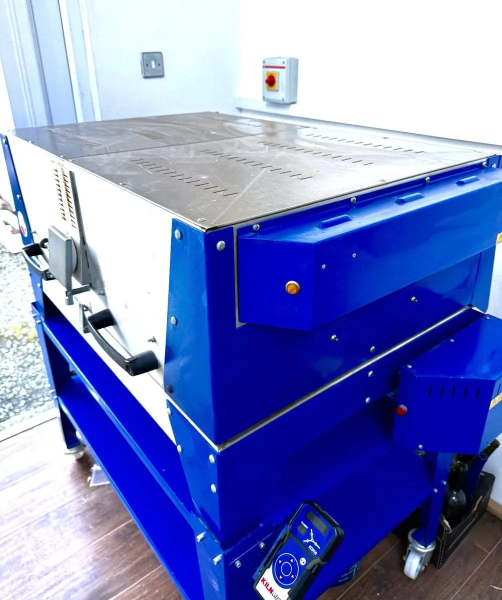 Glass Kiln - Image 1