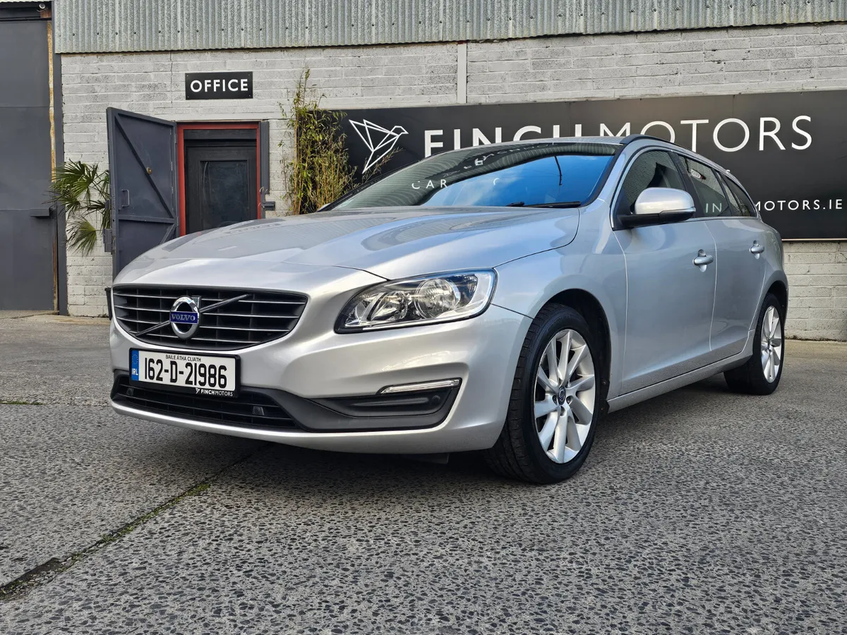 VOLVO V60 D4 190 BHP SE +LEATHER ESTATE - Image 3