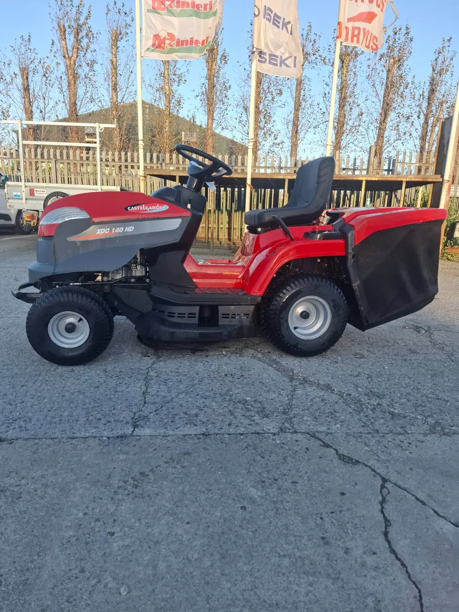 Castelgarden XDC 140 HD Lawnmower - Image 3