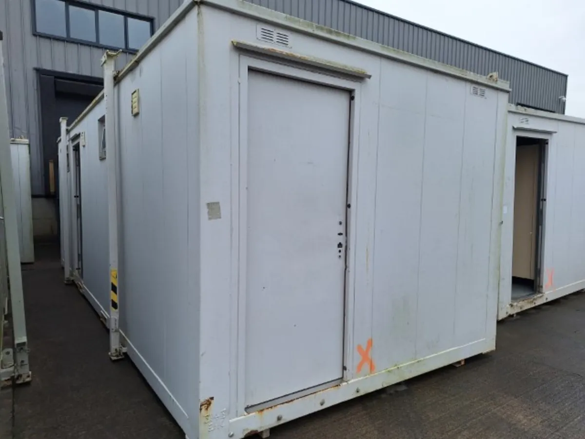 Approx 24 x 10 Shower Block Container For Auction - Image 1