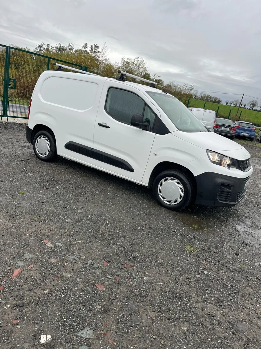 PEUGEOT PARTNER LOW MILAGE - Image 3