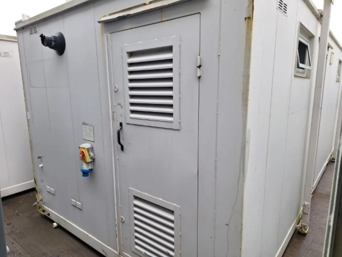 Approx 24 x 10 Shower Block Container For Auction - Image 3