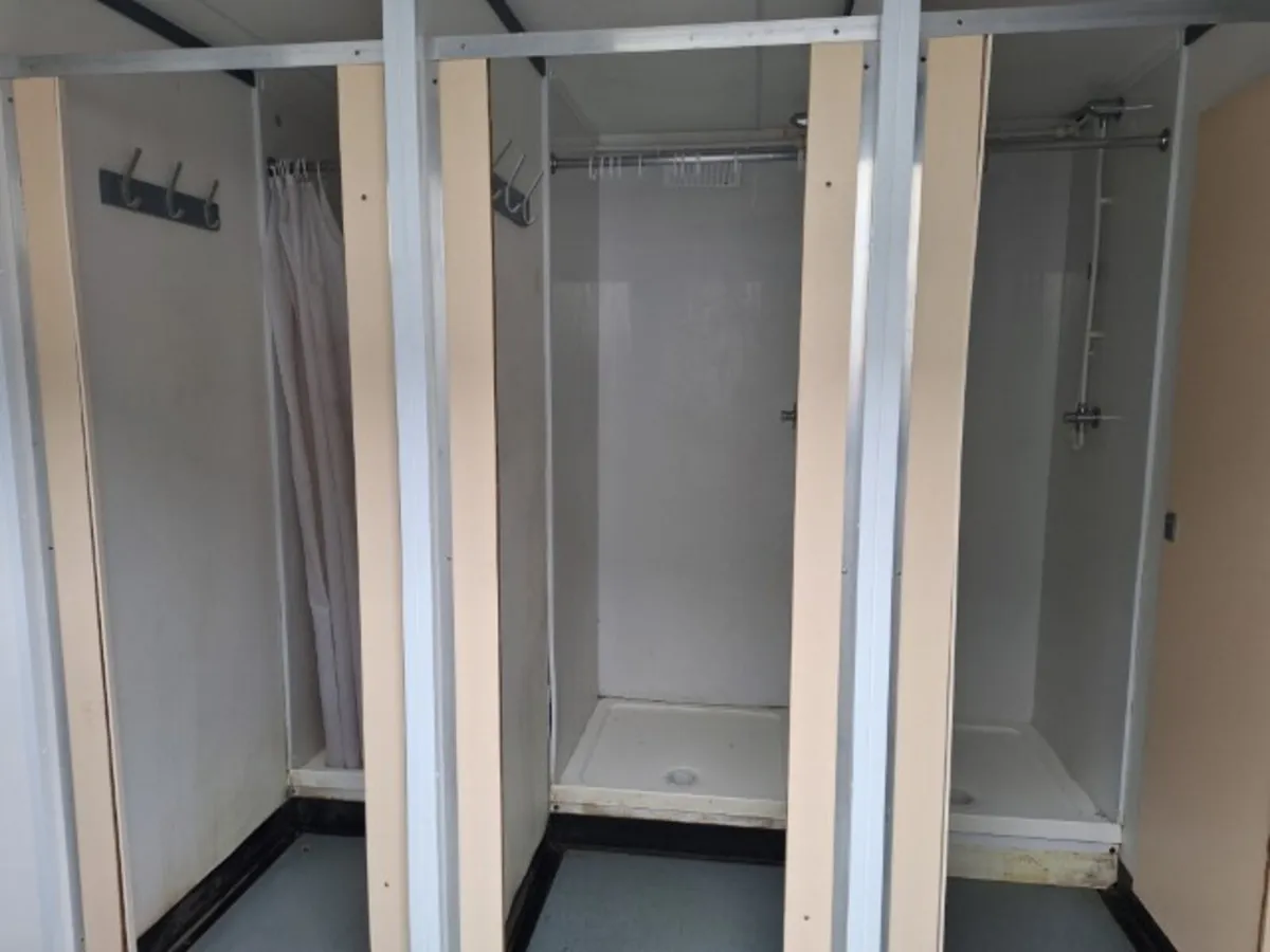 Approx 24 x 10 Shower Block Container For Auction - Image 4