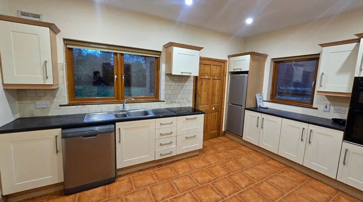 Kitchen with Appliances - Image 2