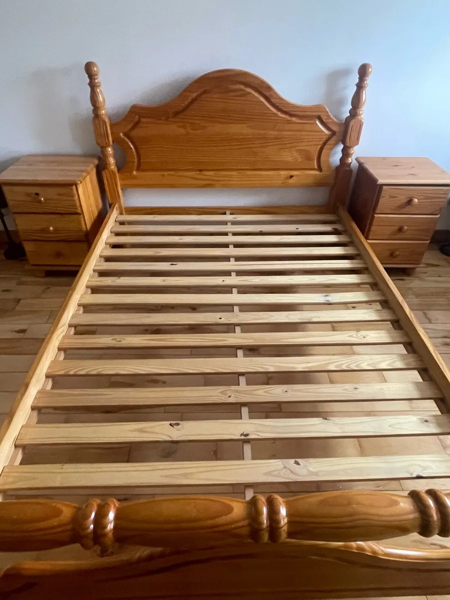 a double bed with two lockers - Image 3