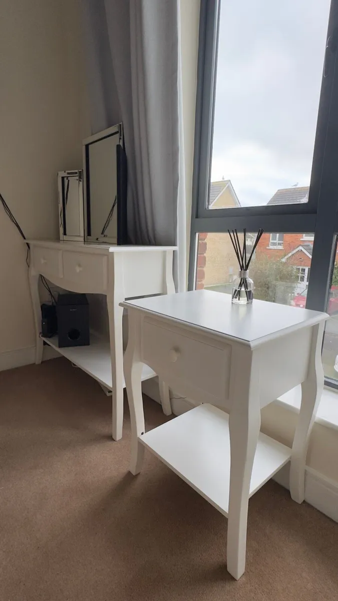 2 Dressing tables & mirror - Image 2