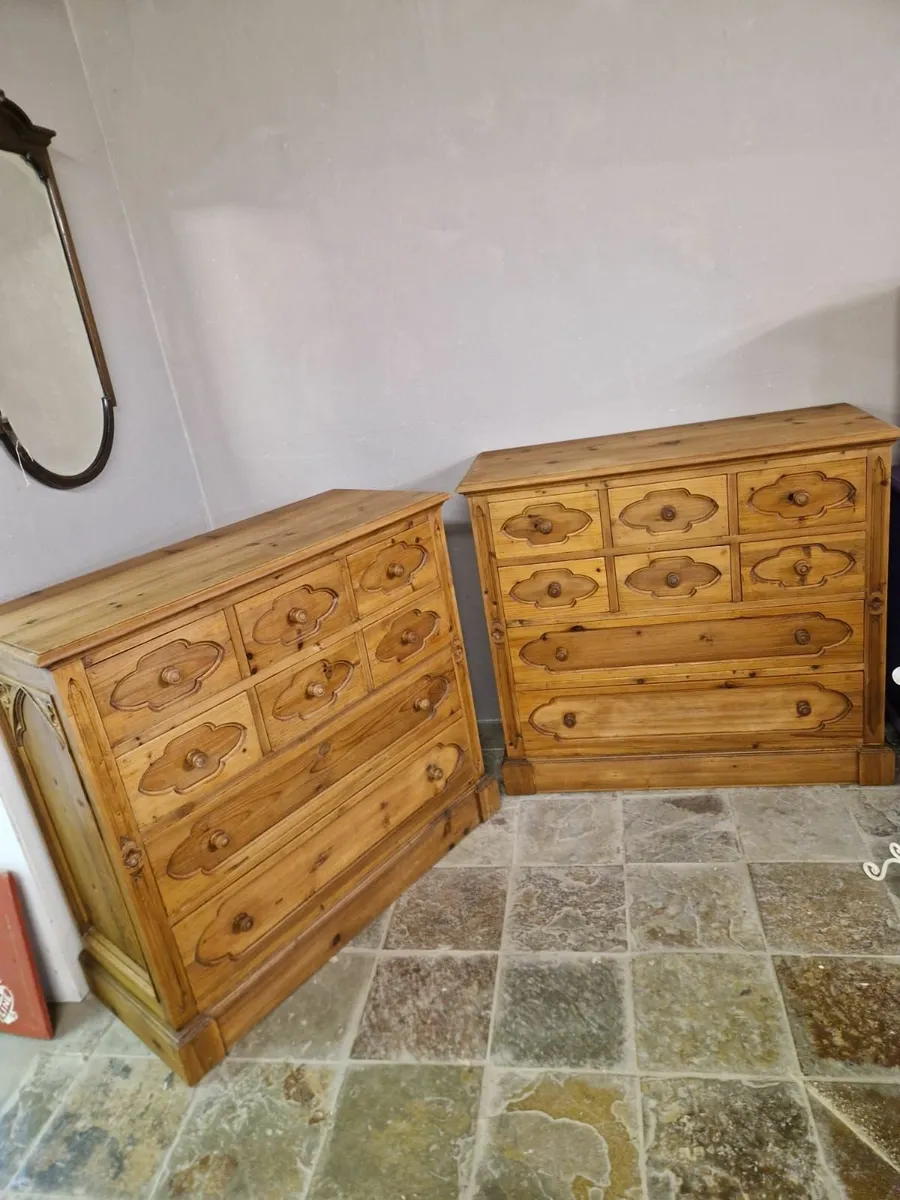 Large vintage pine chest of drawers - Image 4