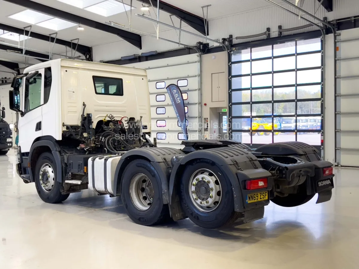 2020 SCANIA P450 XT LOW CAB 6X2 TAG AXLE - Image 4