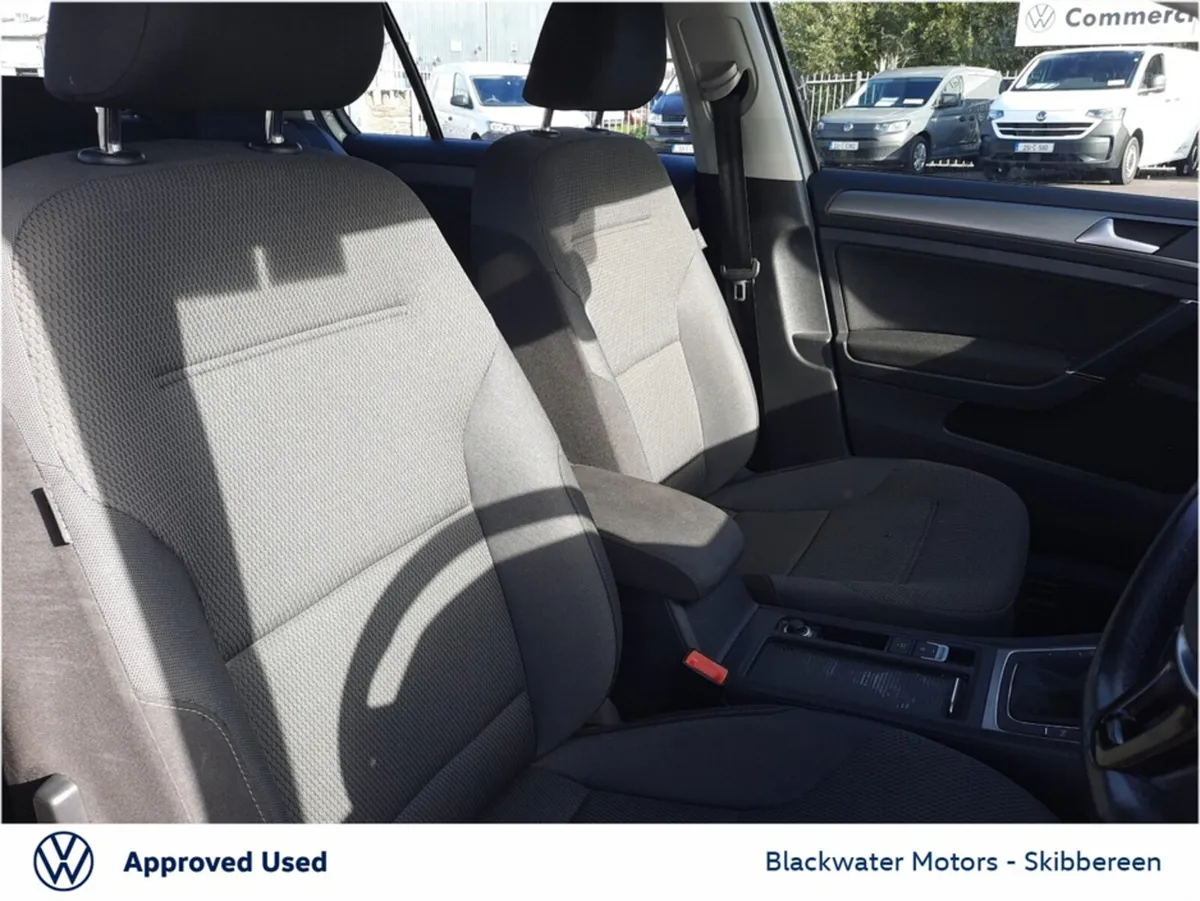 Volkswagen Golf 1.6TDI 110BHP COMFORTLINE WITH TEC - Image 4