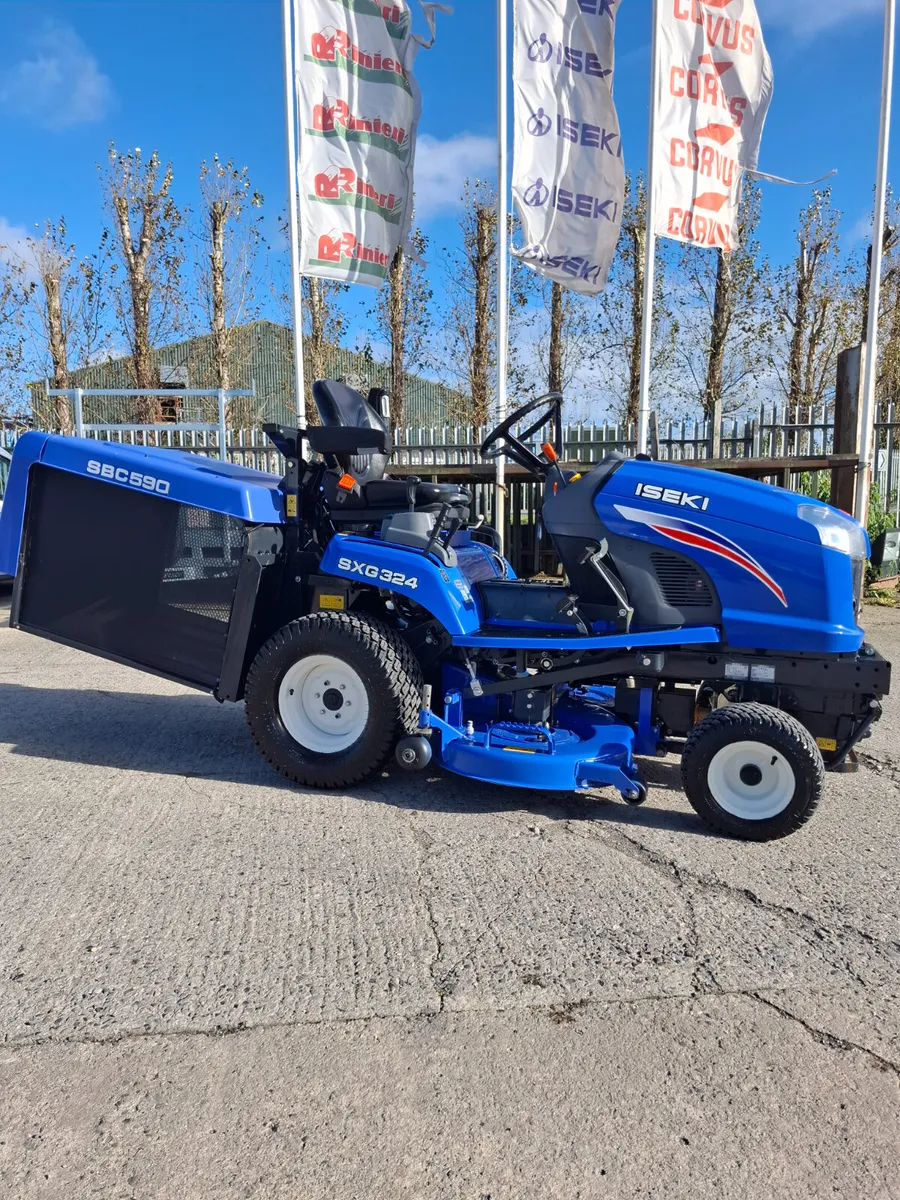 Iseki SXG324 Used Low Dump Mower - Image 3