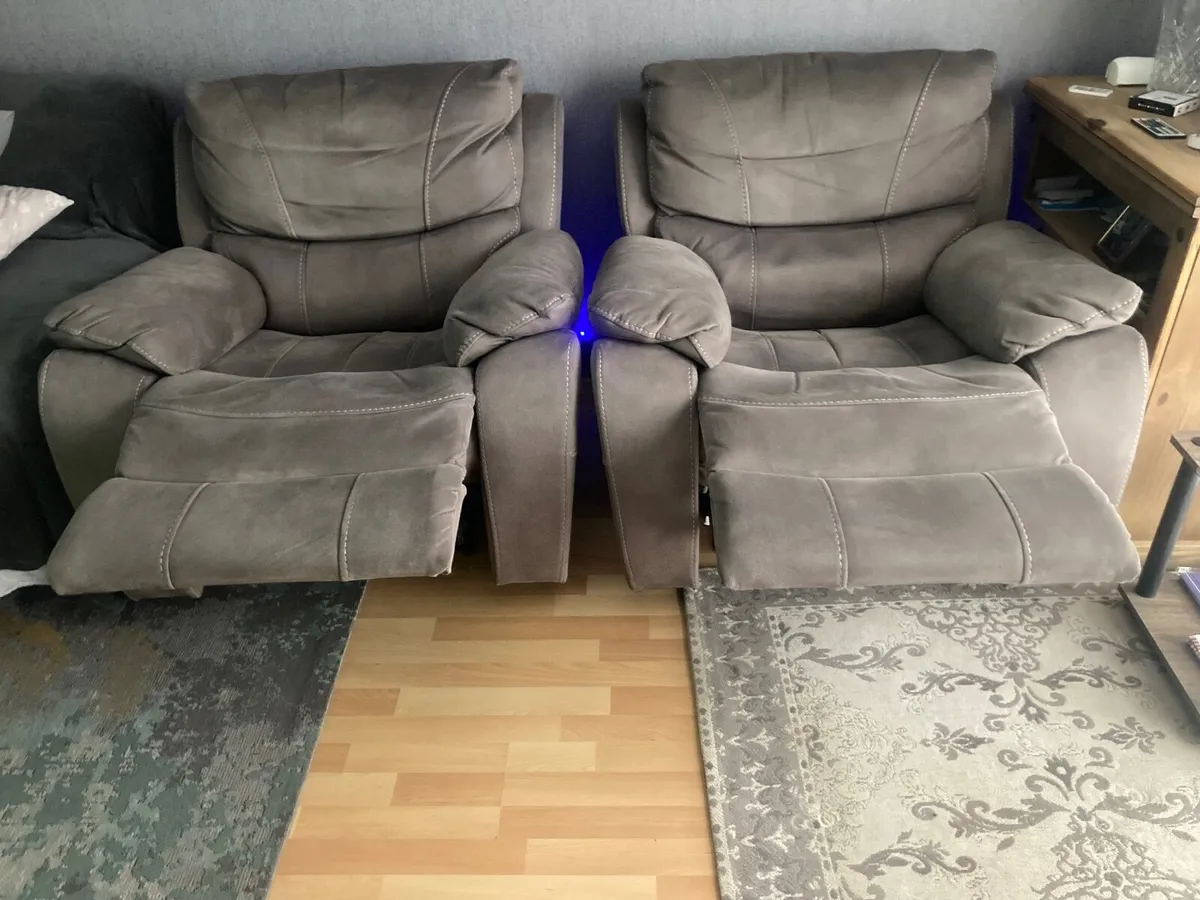 2 Recliner armchairs - Image 2