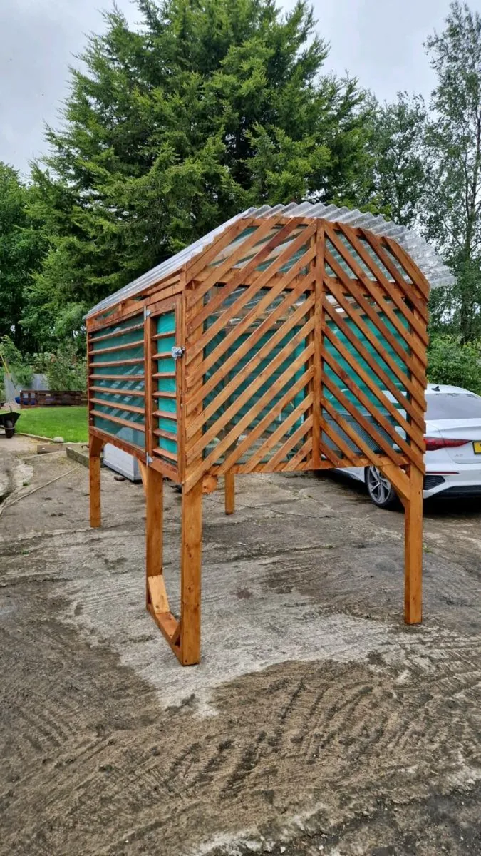 Walk in Clothesline - Image 1